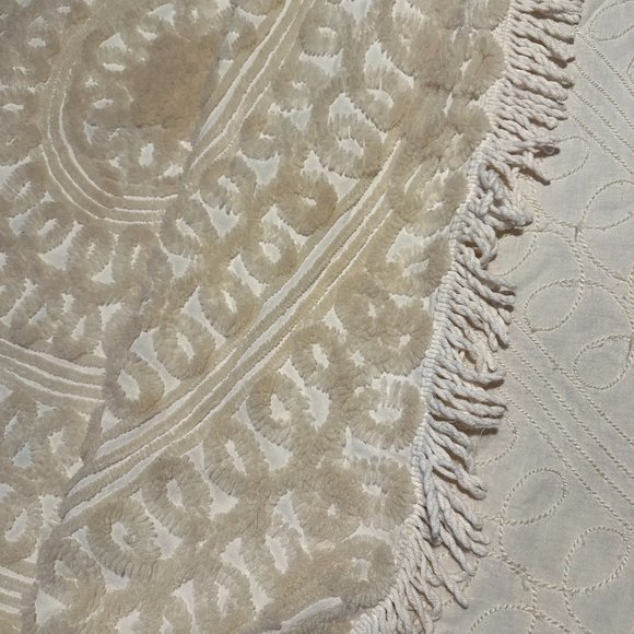 Vintage Full/Double Bedspread 1960's made by Ideal Bedspread Company Canada - Picture 5 of 9